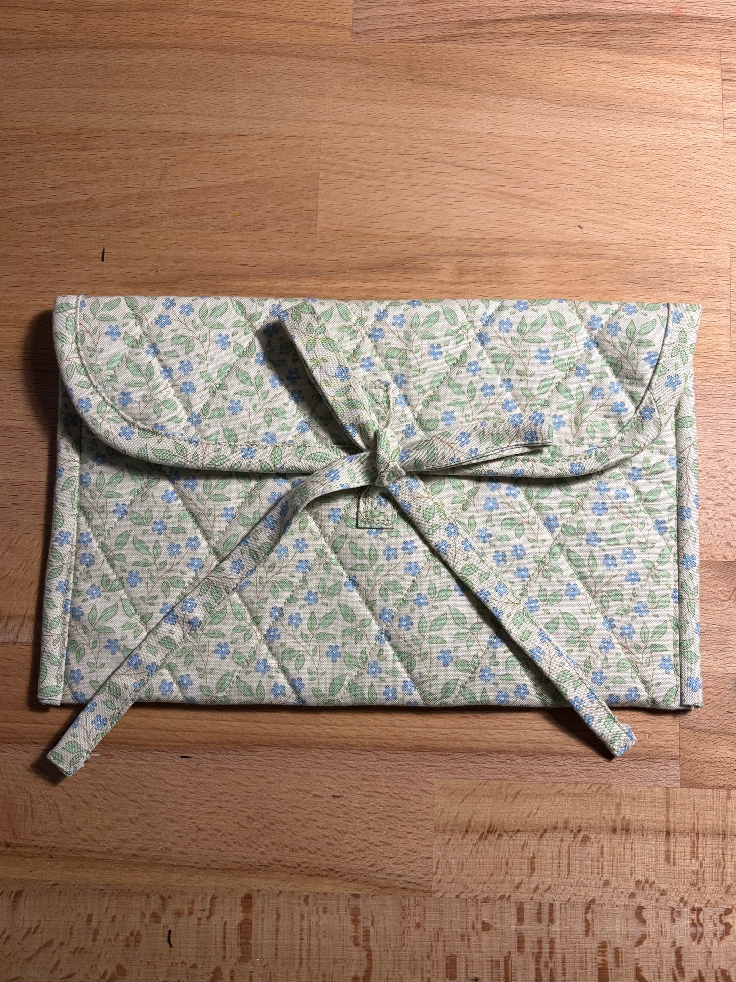 Blue Ditsy Floral Print Kindle Sleeve