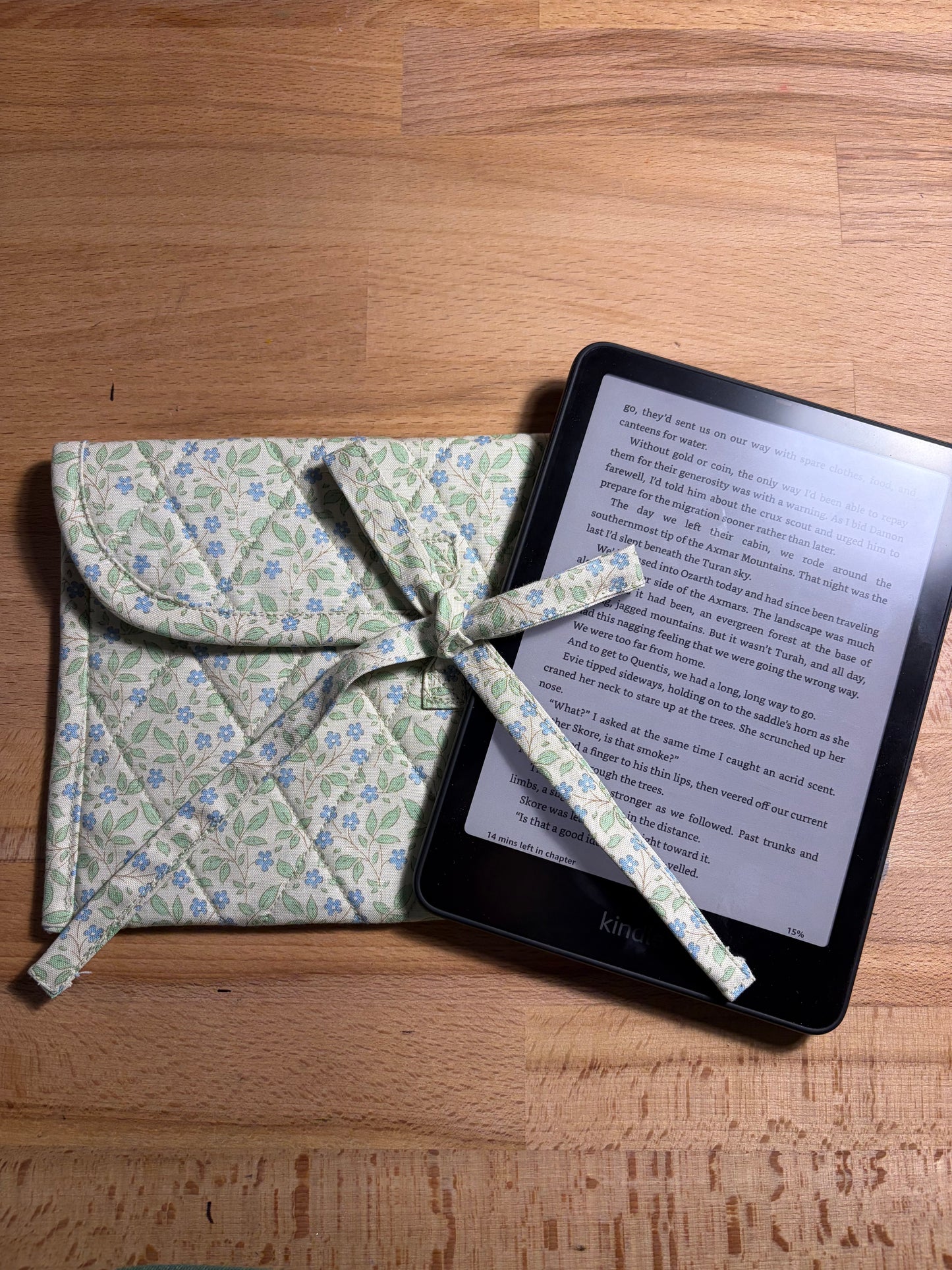 Blue Ditsy Floral Print Kindle Sleeve